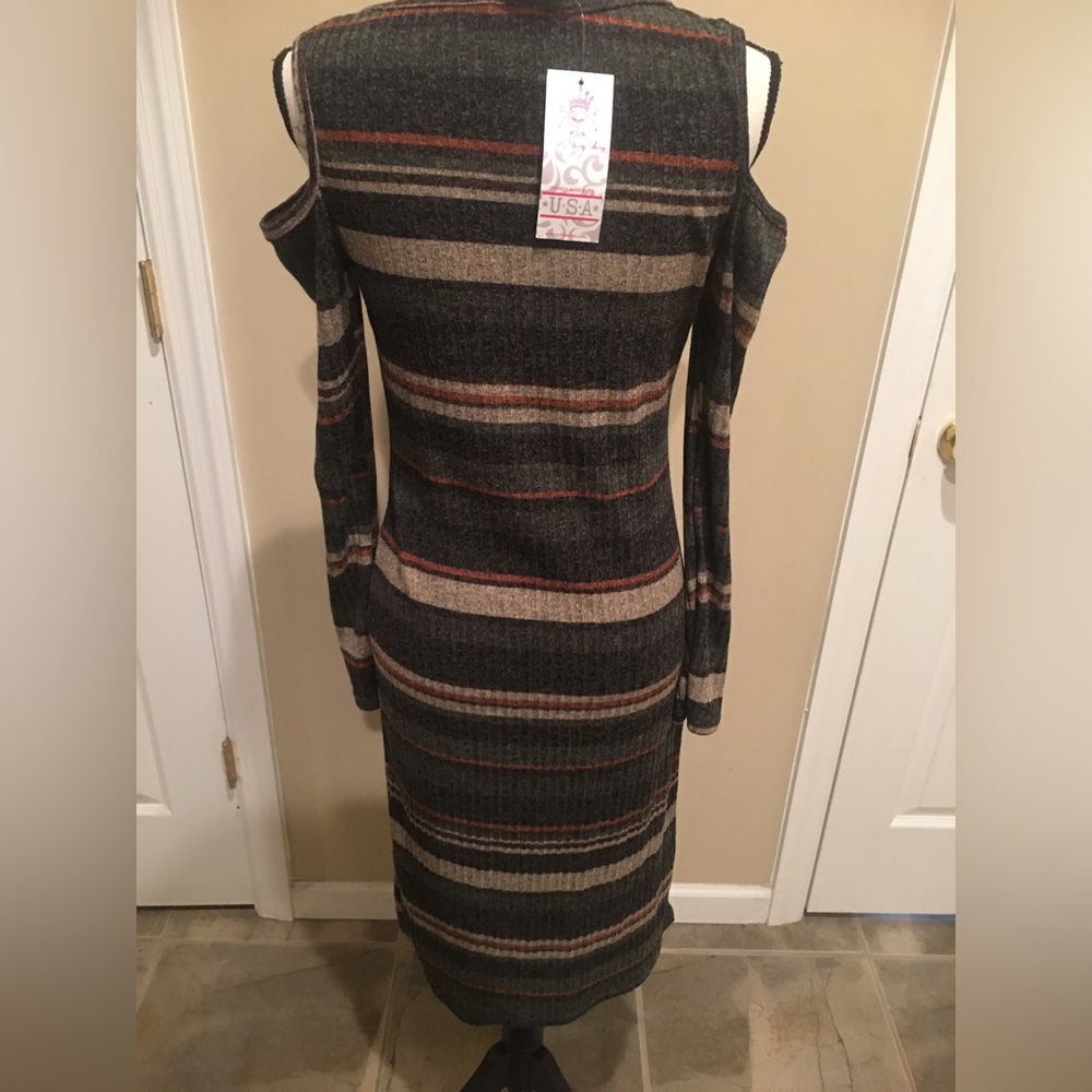 Pretty young thing Green and Charcoal cold Shoulder Dress - Picture 2 of 5